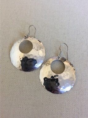 Douglas Etsitty Navajo Hammered Sterling Silver Cutout Disc Earrings